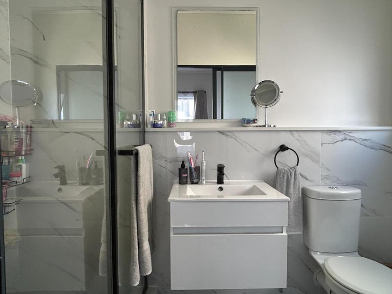 1 Bedroom Property for Sale in Sandown Western Cape